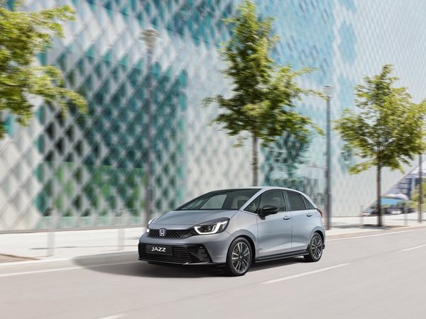 Araç Kapak Fotoğrafı