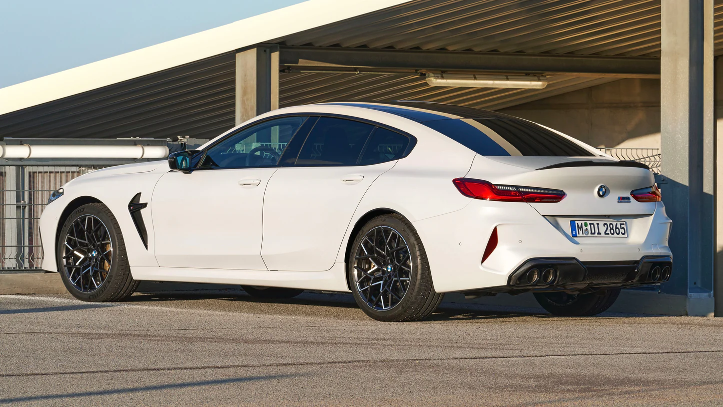 Araç Kapak Fotoğrafı