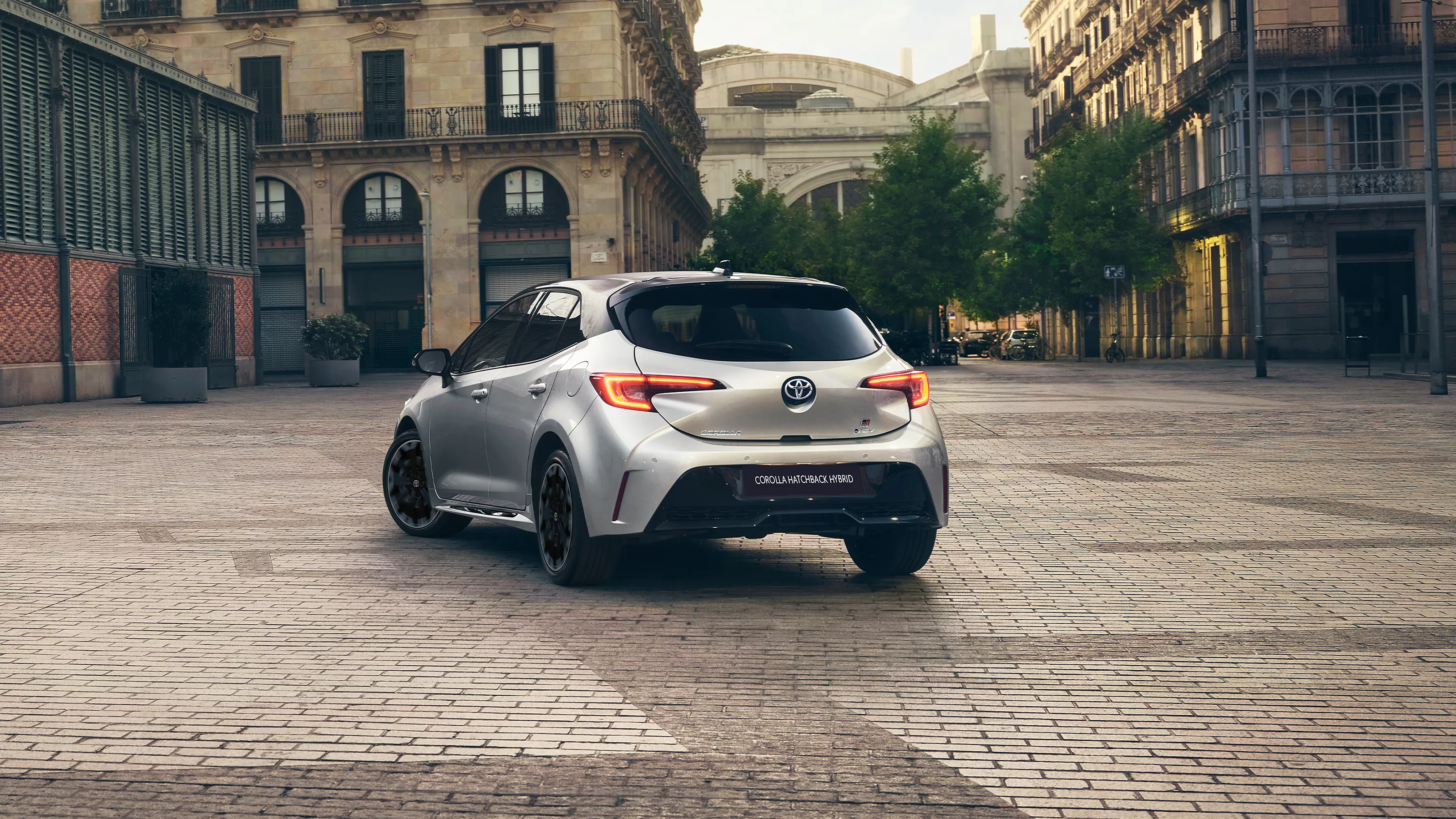 Araç Kapak Fotoğrafı